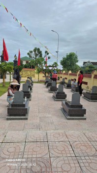 gen n ảnh thắp hương