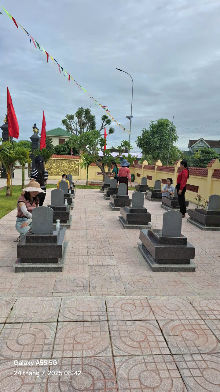 gen n ảnh thắp hương